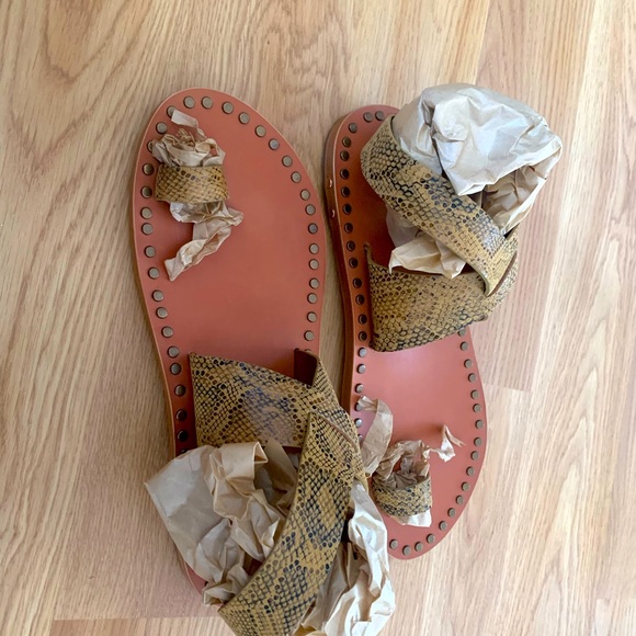 Beek Hawk Sandal in Tan Snake Sz 8 - Picture 8 of 11